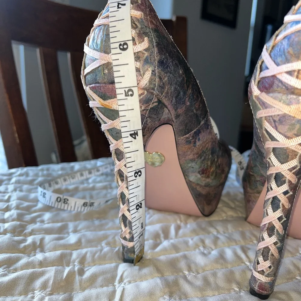 Betsey Johnson Artistic Multicolor Heels - Picture 8 of 10